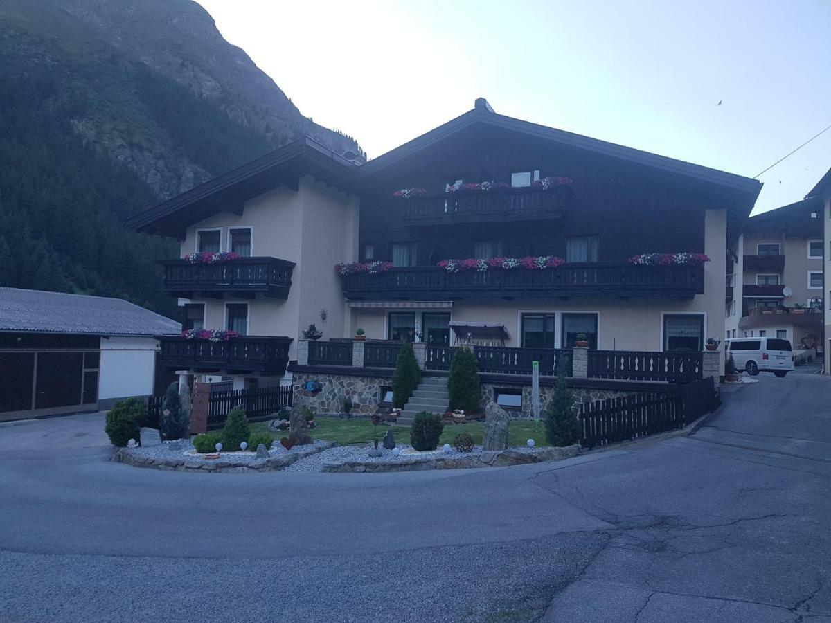 Haus Margret Bed & Breakfast Sankt Leonhard im Pitztal Exterior photo